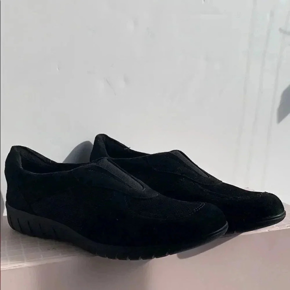 Munro Women's Olympia, Black Combo